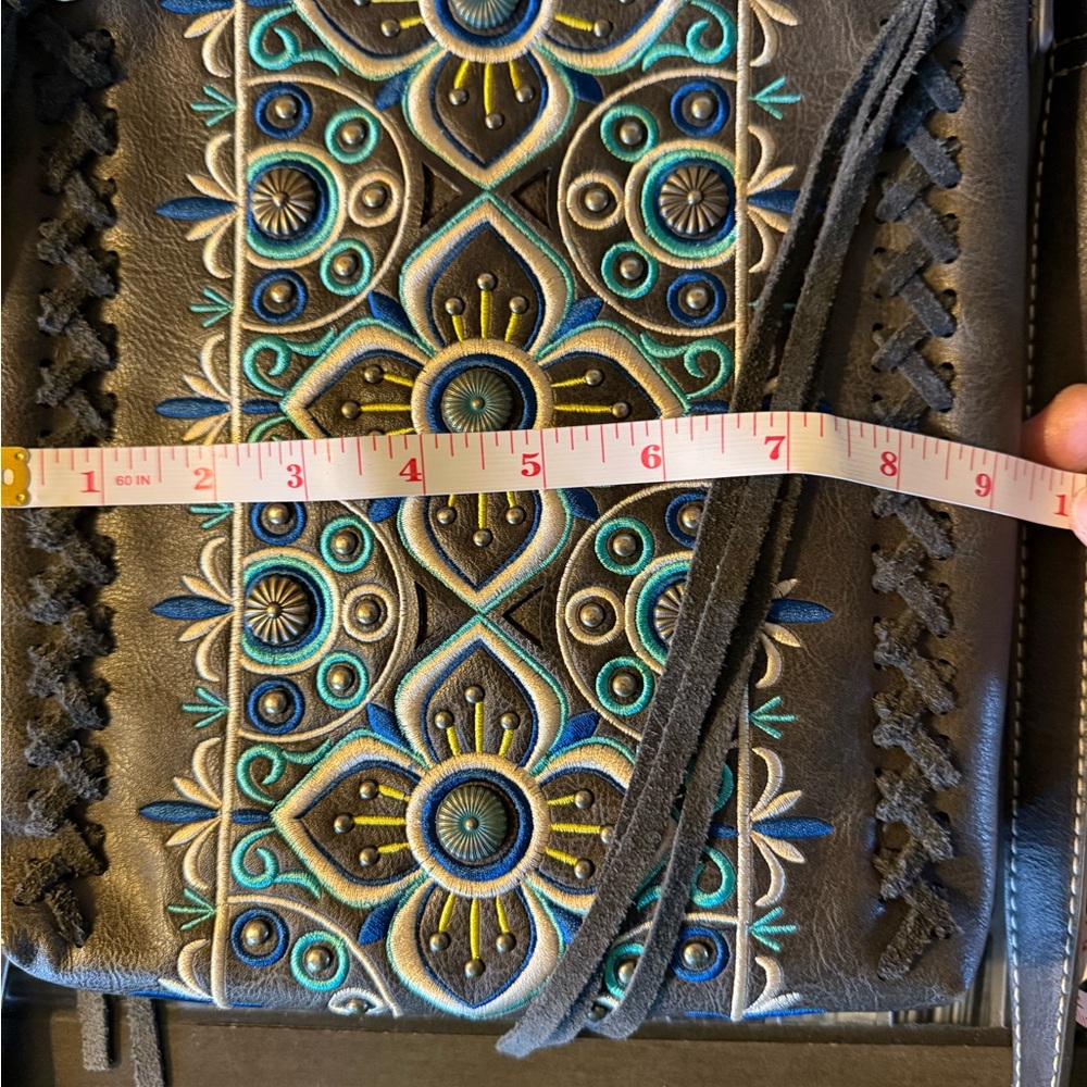 P&G Hand Embroidered Leather Accent Crossbody Bag.
Beautifully made! 🥰 - Picture 7 of 10